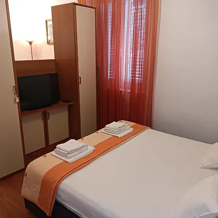 ゲストハウス Raspudic 3*